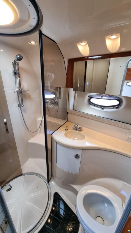 Regal 4060 Commodore