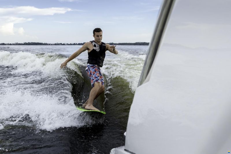 Regal LS4 Surf 2.0 Ultimate Hensa Edition