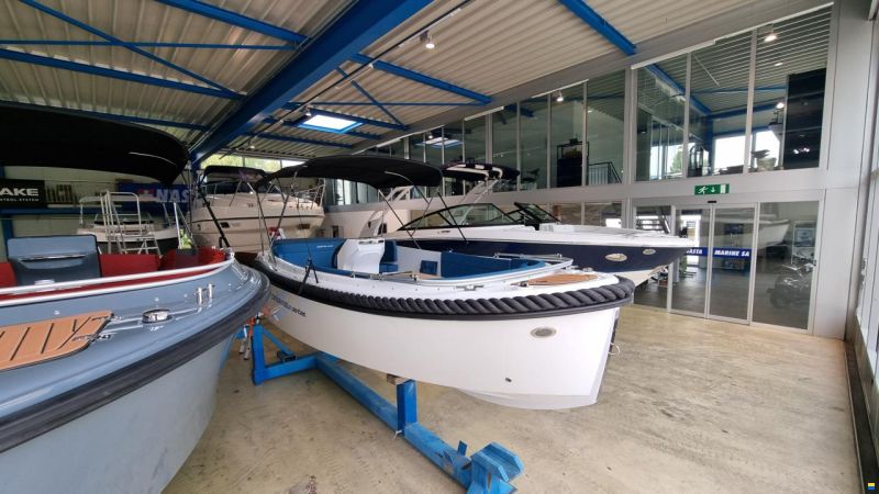 Corsiva 600 Tender