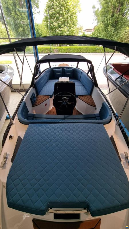 Corsiva 600 Tender