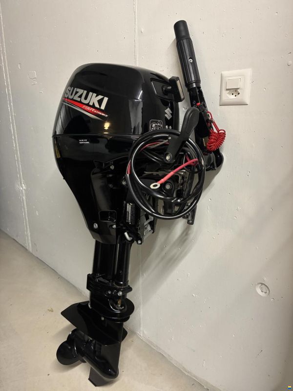 Suzuki DF8AEL Aussenborder 8 PS + Tank