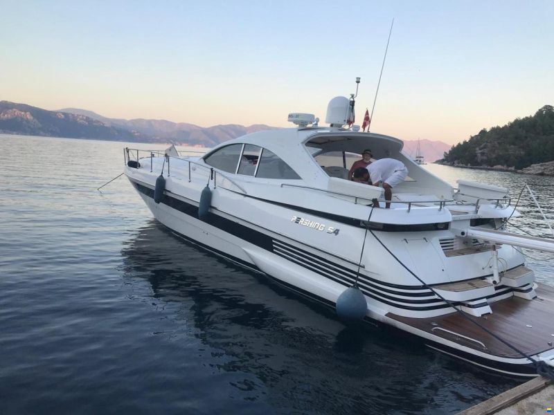 Pershing 54