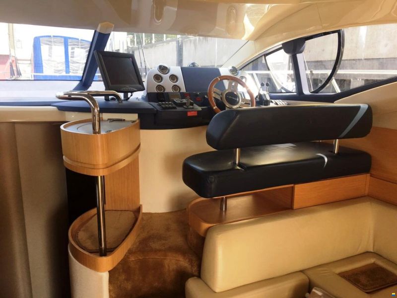 Azimut 43 FLY - BJ. 2007 - NUR 450 BSTD