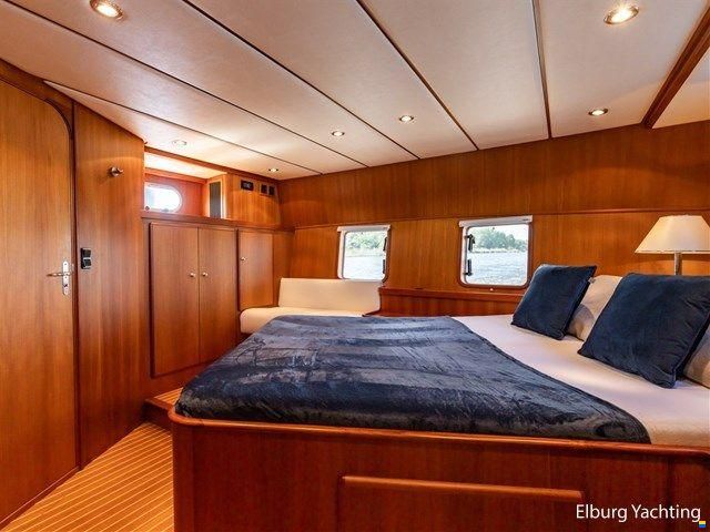 Sturier 480 AC - Vast Stuurhuis