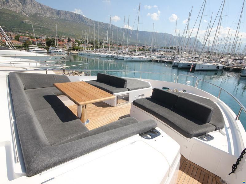 Sunseeker 76 Yacht
