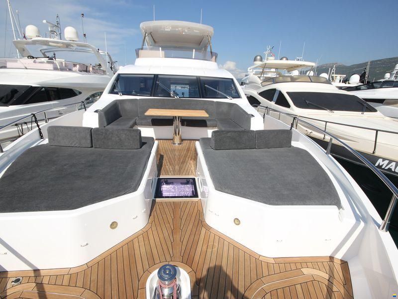 Sunseeker 76 Yacht