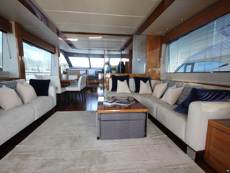 Sunseeker 76 Yacht