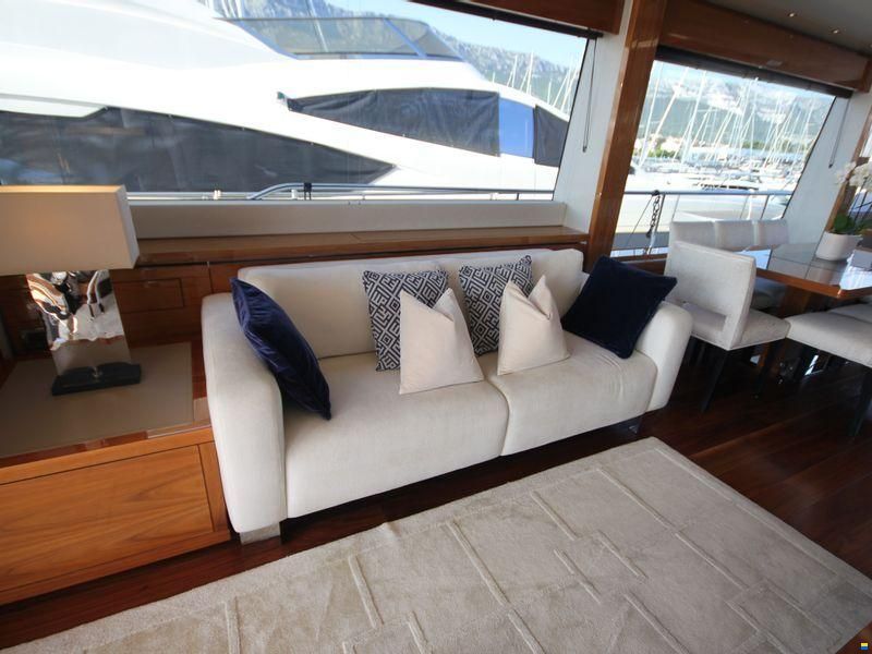 Sunseeker 76 Yacht