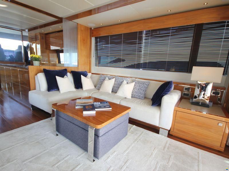 Sunseeker 76 Yacht