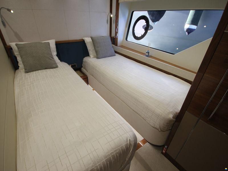 Sunseeker 76 Yacht