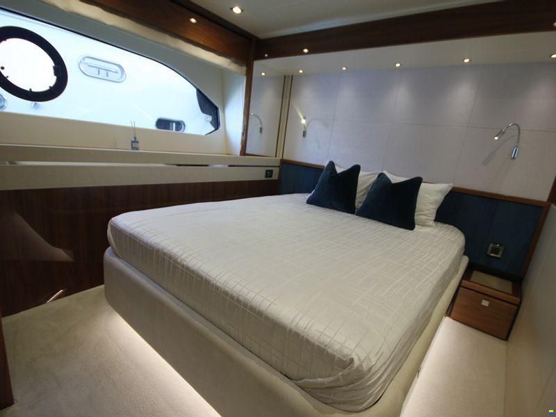 Sunseeker 76 Yacht