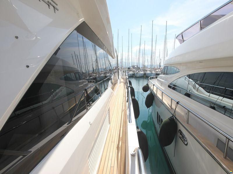 Sunseeker 76 Yacht