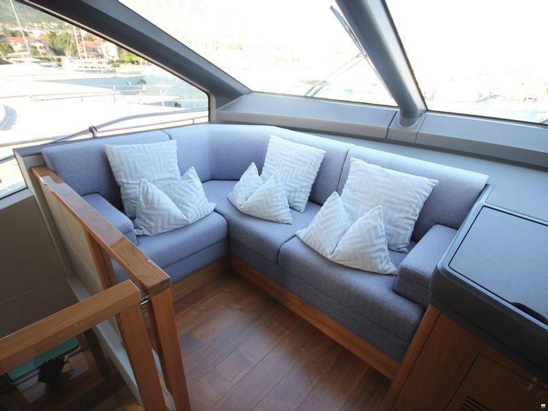 Sunseeker 76 Yacht