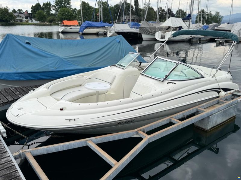 Sea Ray Sundeck 210