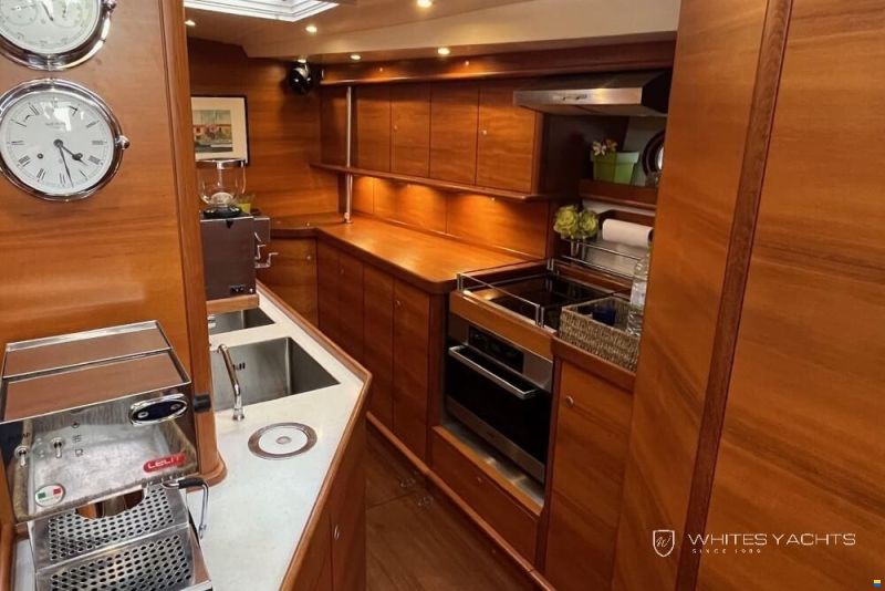 B60 Pilot House