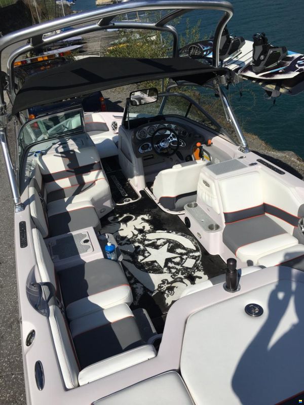 Nautique Correct Craft Nautique 220 Team Edition