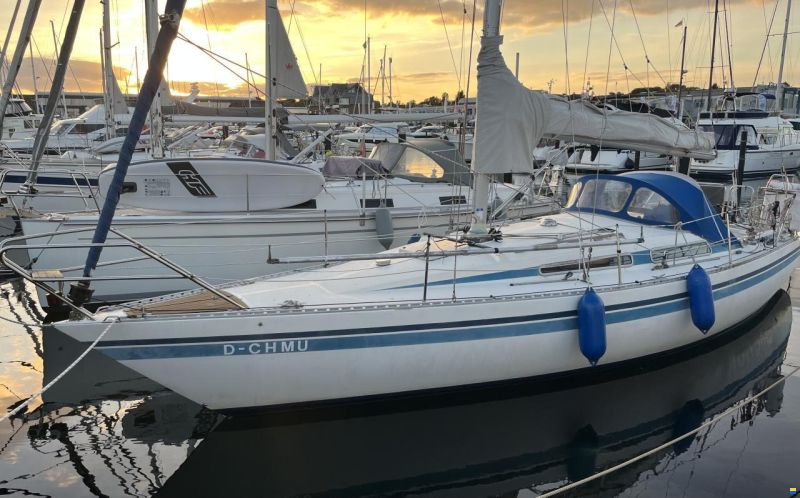 Athena 34