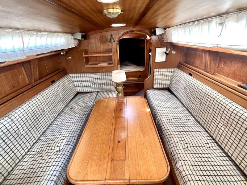 Athena 34