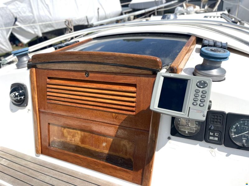Athena 34