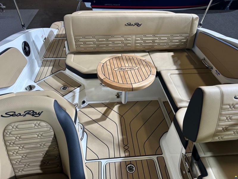 Sea Ray SPX 210 New model