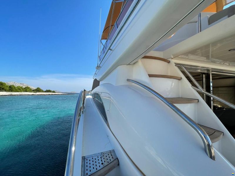 Princess 61
