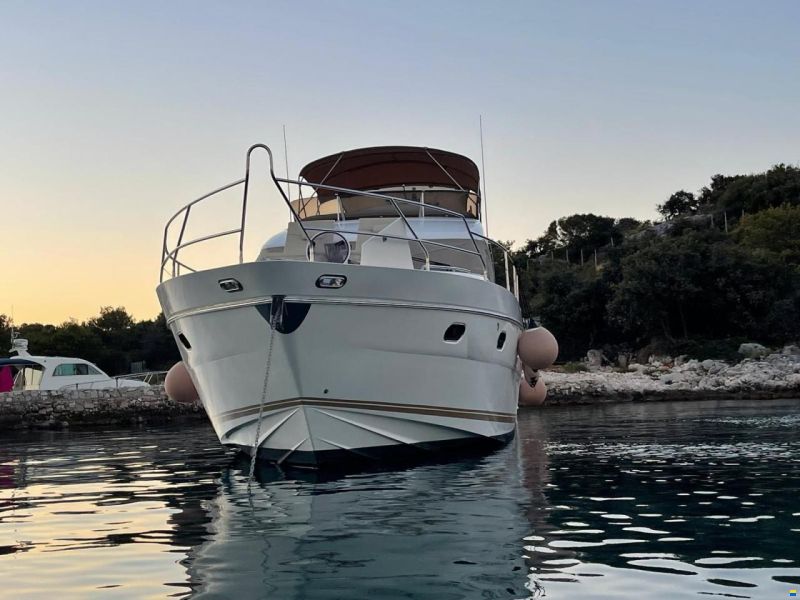 Princess 61