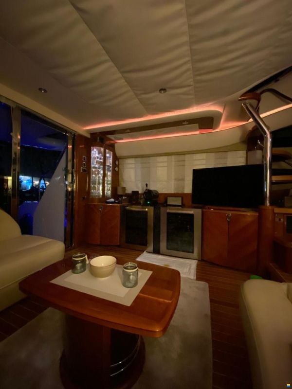 Princess 61