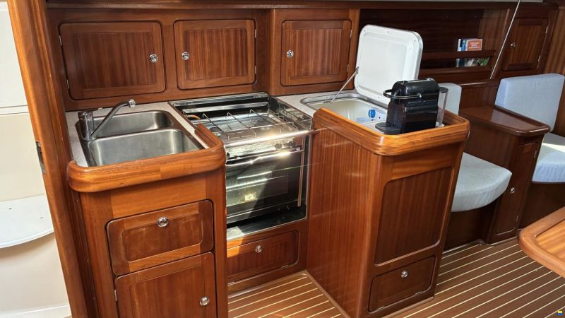 Bavaria 37 S