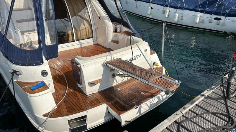 Sealine F42/5