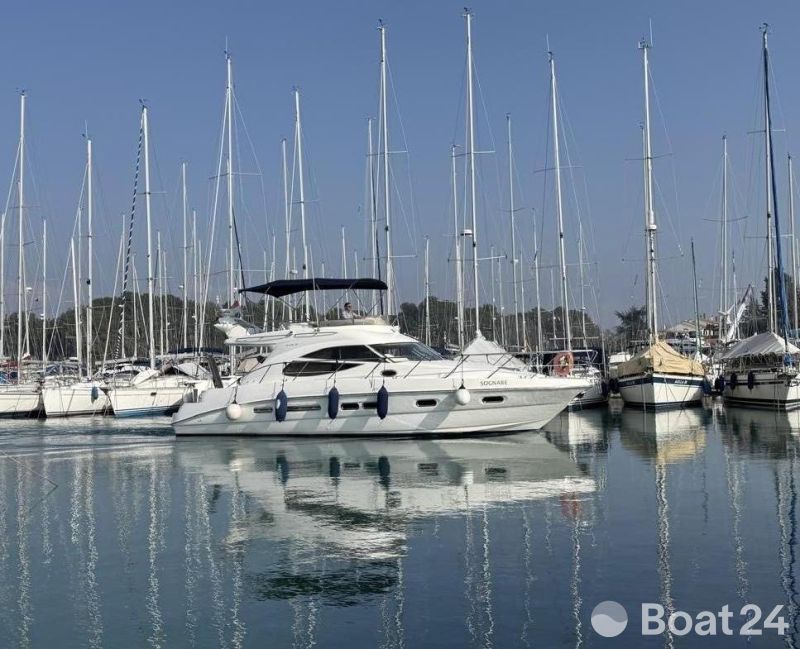 Sealine F42/5