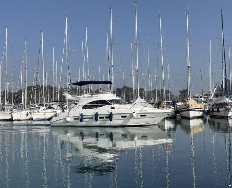 Sealine F42/5