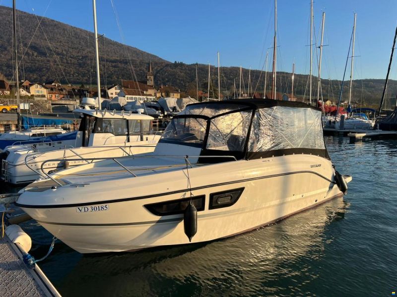 Quicksilver Activ 805 Sundeck