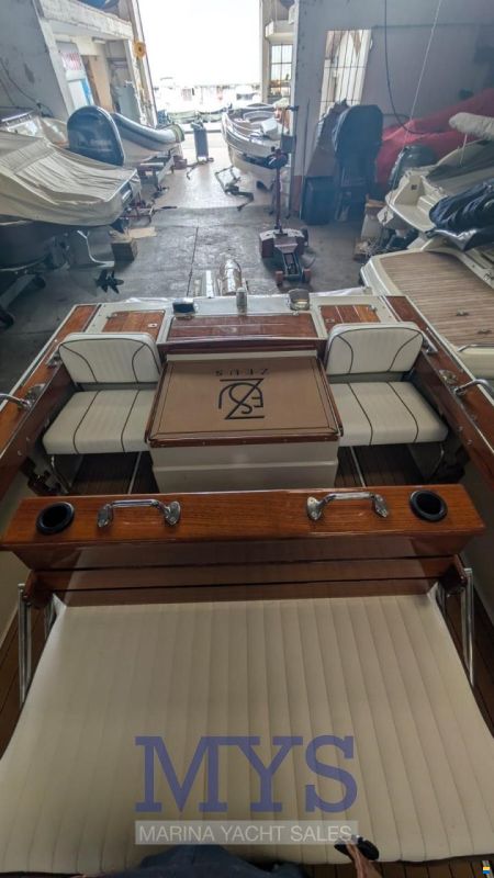 Boston Whaler 22 Outrage