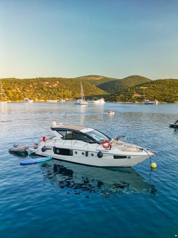 Cranchi M44 HT