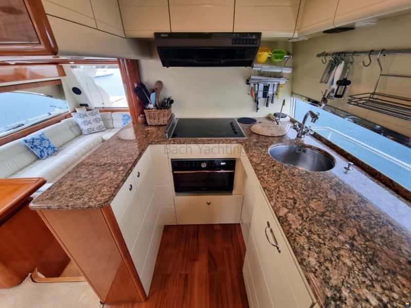 Ferretti 68