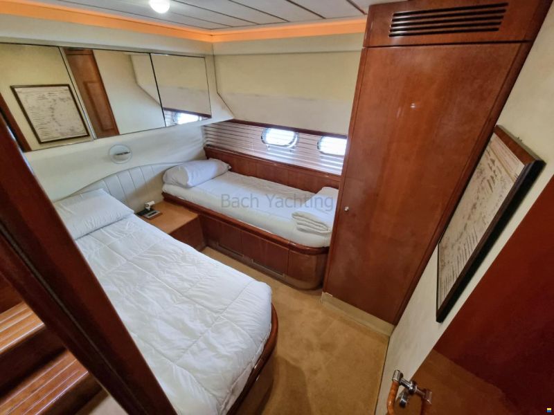Ferretti 68