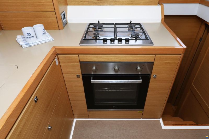 Dufour Catamarans 48