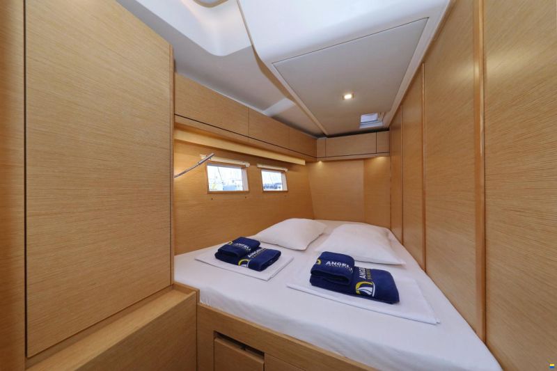 Hanse 548