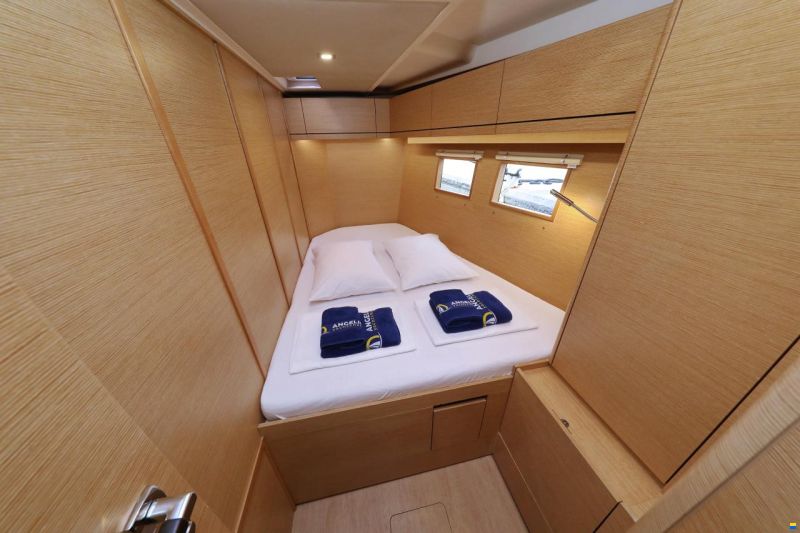 Hanse 548