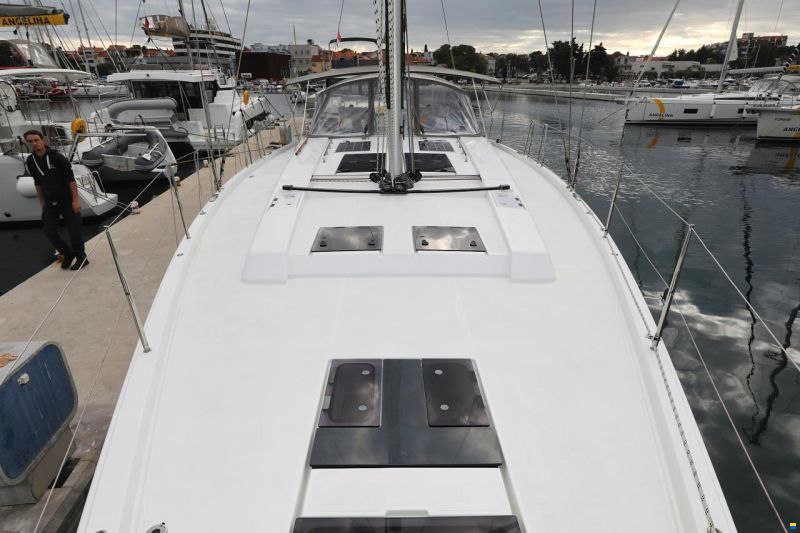 Hanse 548