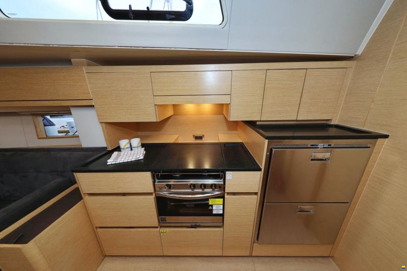 Hanse 548