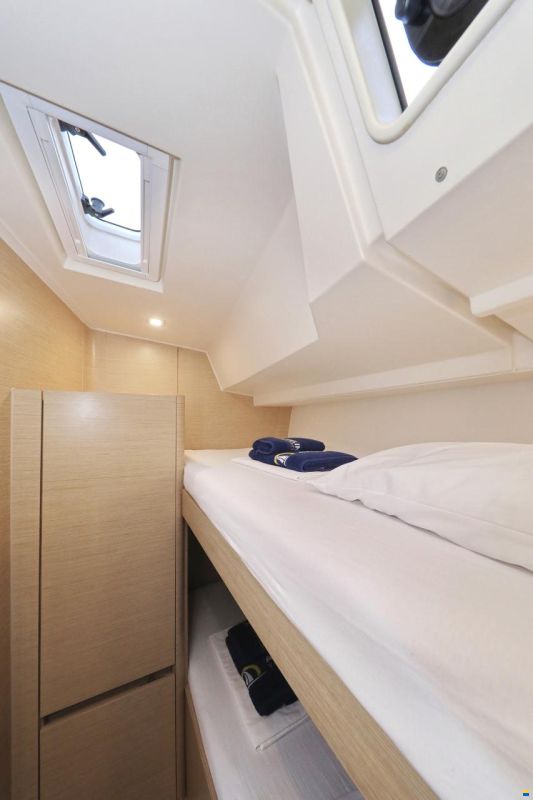 Hanse 548