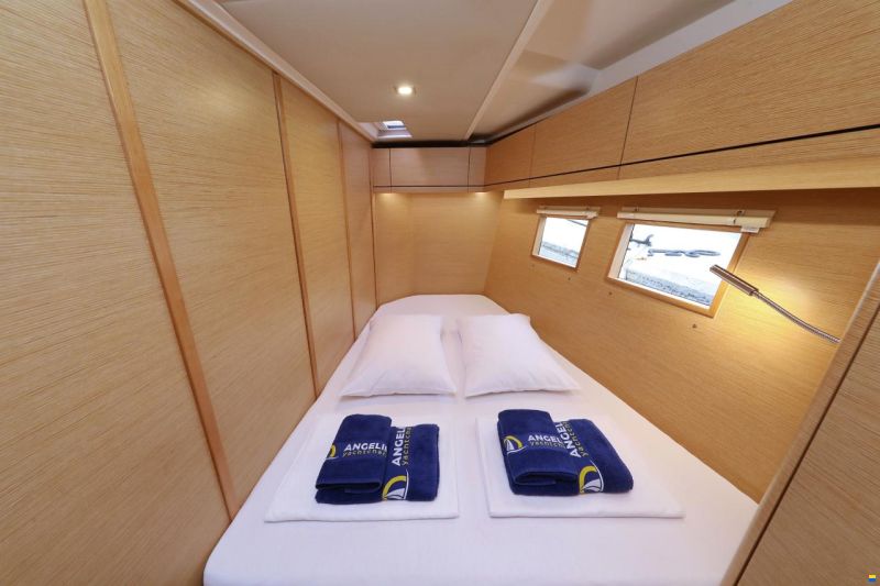 Hanse 548