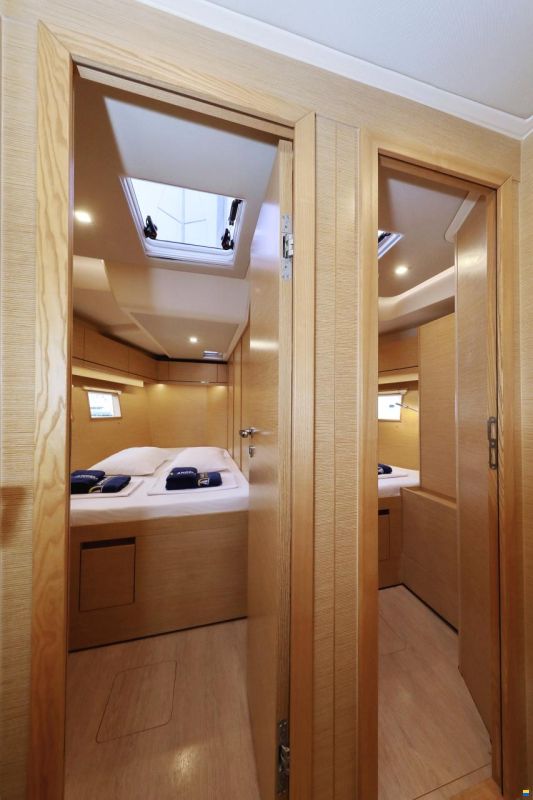 Hanse 548