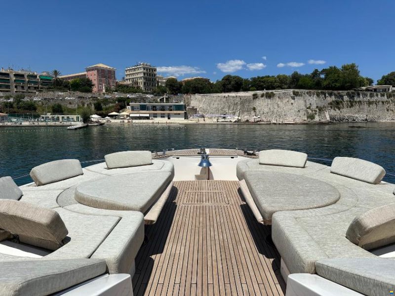 Monte Carlo Yachts MCY76