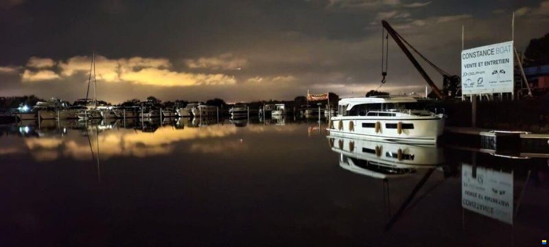 Delphia 11 Sedan Electric Cabin Cruiser - Fully