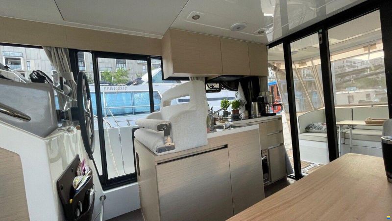 Delphia 11 Sedan Electric Cabin Cruiser - Fully