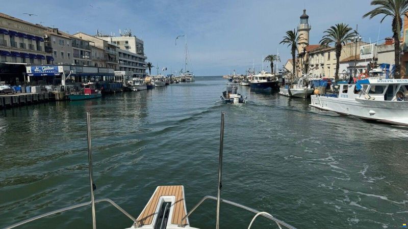 Delphia 11 Sedan Electric Cabin Cruiser - Fully