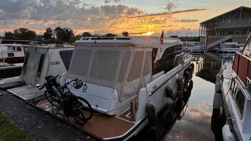 Delphia 11 Sedan Electric Cabin Cruiser - Fully