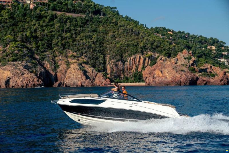Bayliner VR6 CUDDY INBOARD